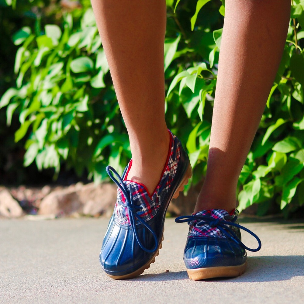 Sperry Women’s Low Top Saltwater Duck Shoes